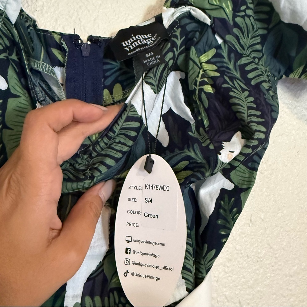 Unique Vintage 1950s Green Leaf & Llama Print Cotton Dakota Flare Dress - Picture 9 of 13